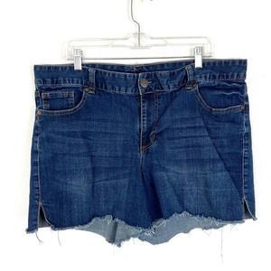 Maurices Jean Shorts Distressed Split Raw Hem Cut Off Size 20